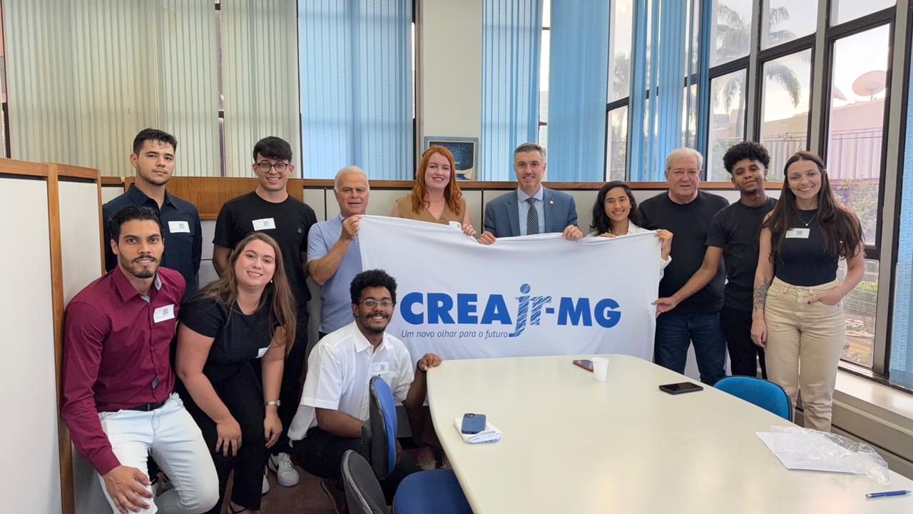 Gestão Estadual do Crea Jr-MG realiza reunião estratégica na sede do Crea-MG