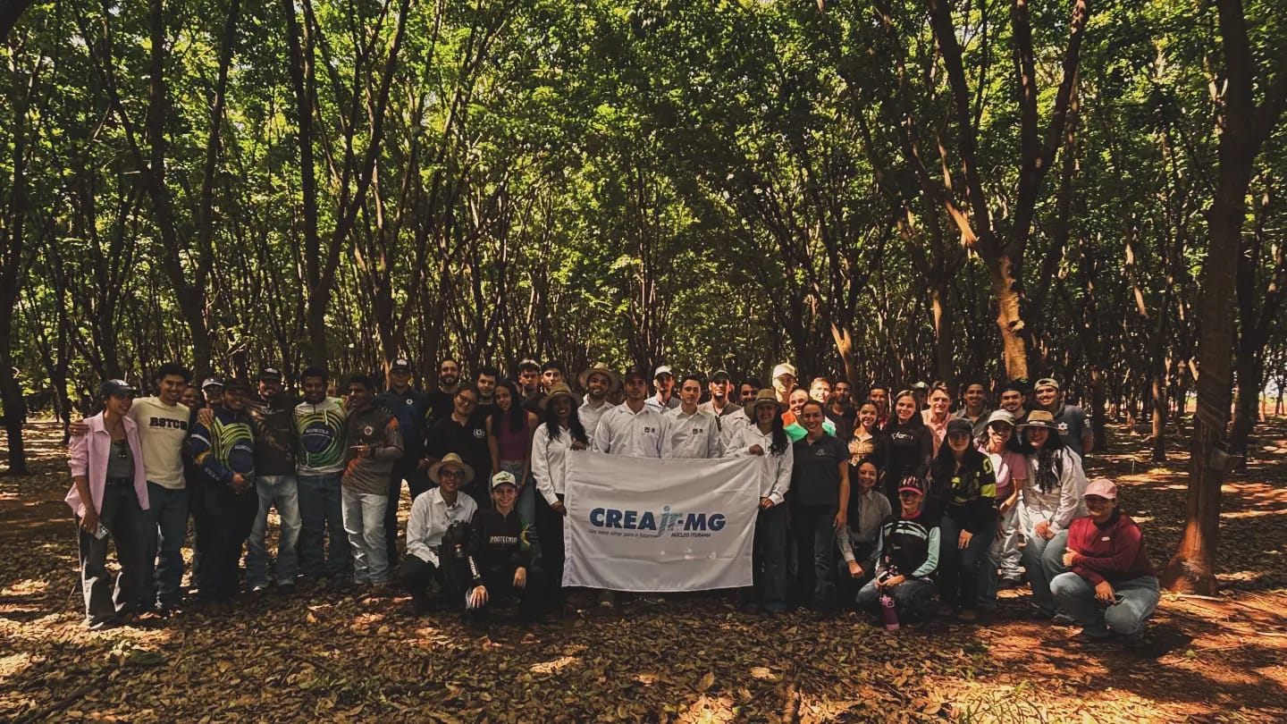 Crea Jr-MG Núcleo Iturama realiza Visita Técnica: Seringueiras
